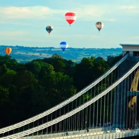 Appartement Chic Centre Moments From Wills Memorial *