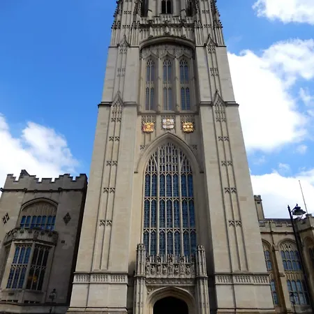 Chic Centre Moments From Wills Memorial بريستول